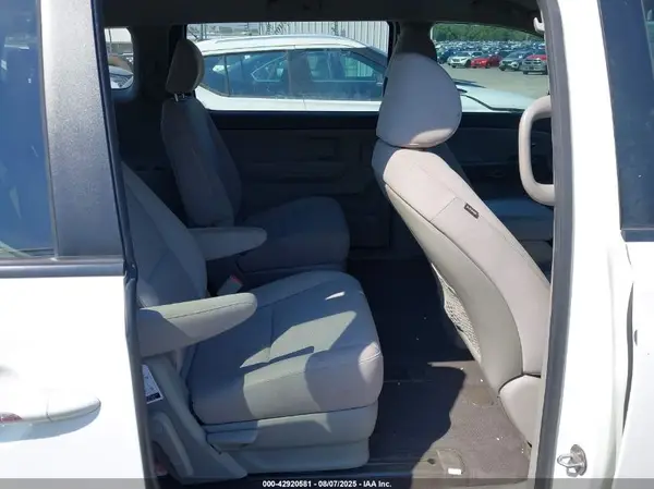 KNDMA5C18H6278704 2017 KIA SEDONA - Image 8