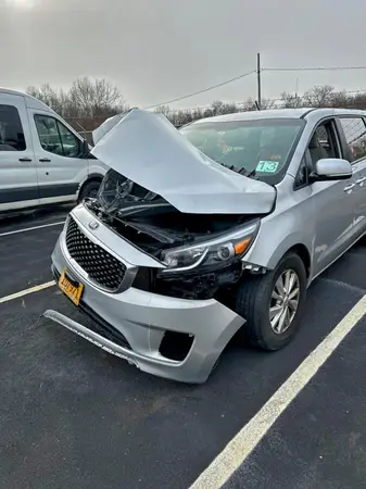 KNDMA5C18J6406896 2018 KIA SEDONA - Image 2