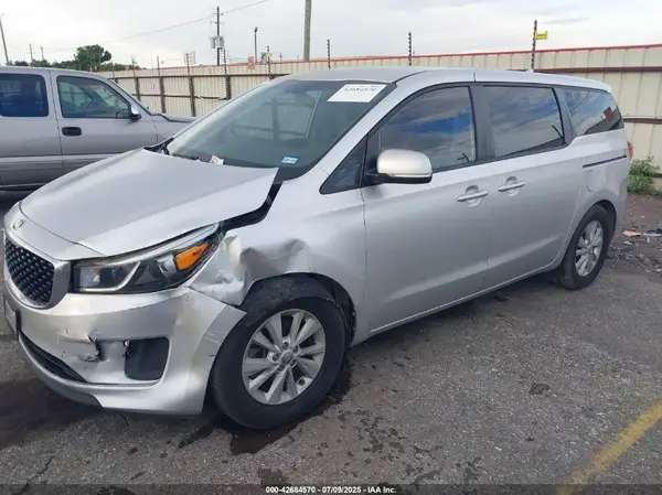 KNDMA5C19G6206456 2016 KIA SEDONA - Image 2