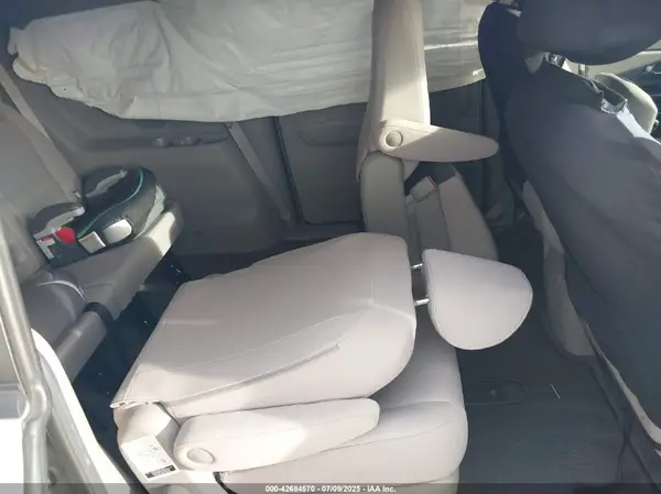 KNDMA5C19G6206456 2016 KIA SEDONA - Image 8