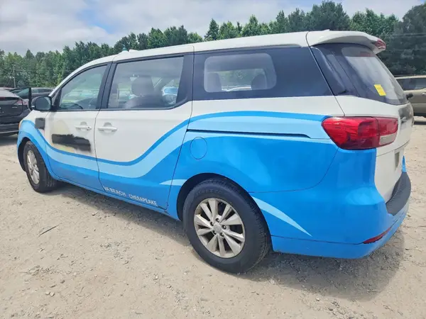 KNDMA5C19H6279652 2017 KIA SEDONA - Image 2