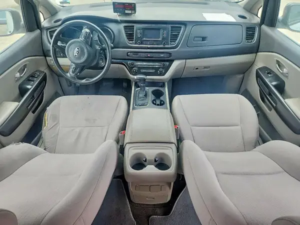 KNDMA5C19H6279652 2017 KIA SEDONA - Image 8