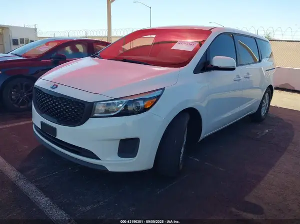 KNDMA5C19H6285595 2017 KIA SEDONA - Image 2