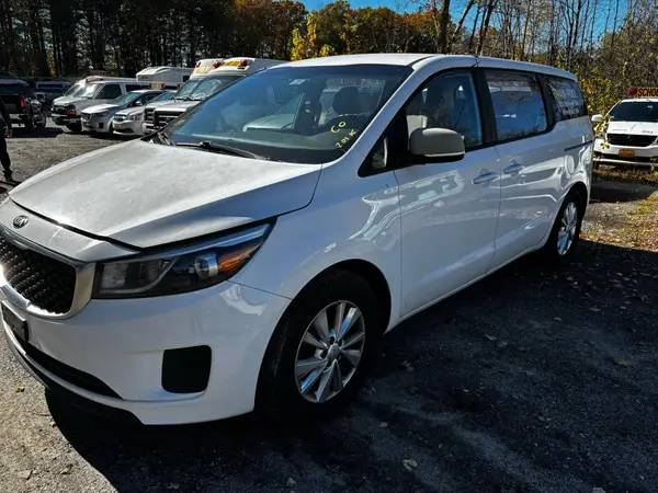 KNDMA5C19H6285614 2017 KIA SEDONA - Image 2