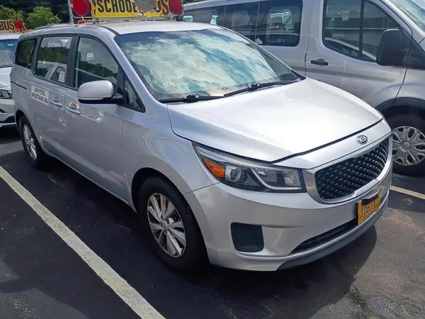 KNDMA5C19H6291686 2017 KIA SEDONA - Image 1
