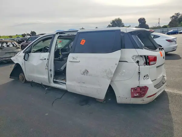 KNDMA5C19J6374315 2018 KIA SEDONA - Image 2