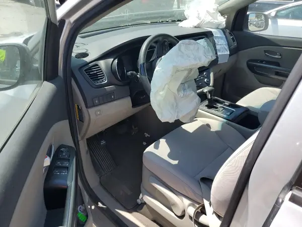 KNDMA5C19J6378302 2018 KIA SEDONA - Image 8