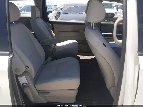 KNDMA5C19J6404932 2018 KIA SEDONA - Image 8