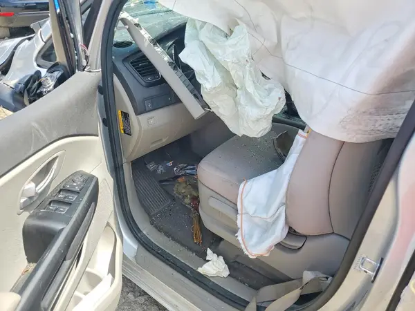 KNDMA5C1XG6102221 2016 KIA SEDONA - Image 8