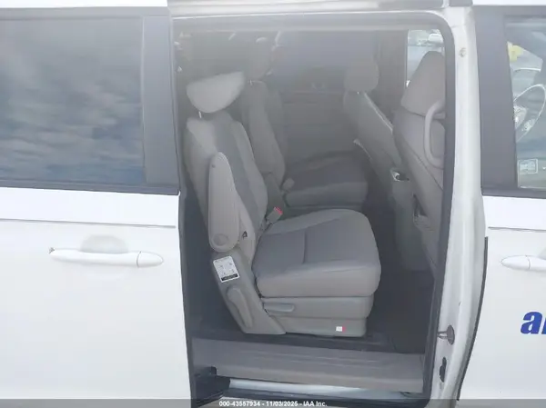 KNDMA5C1XG6168185 2016 KIA SEDONA - Image 8