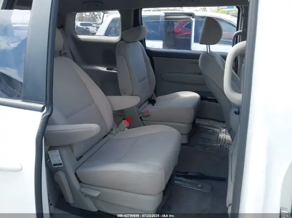 KNDMA5C1XG6184239 2016 KIA SEDONA - Image 8