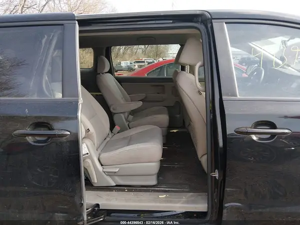 KNDMA5C1XG6184564 2016 KIA SEDONA - Image 8