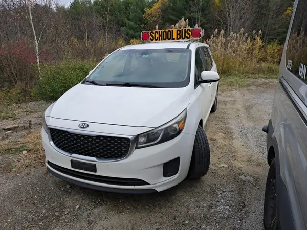 KNDMA5C1XG6185696 2016 KIA SEDONA - Image 2