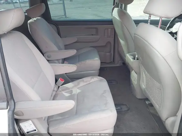 KNDMA5C1XH6259734 2017 KIA SEDONA - Image 8