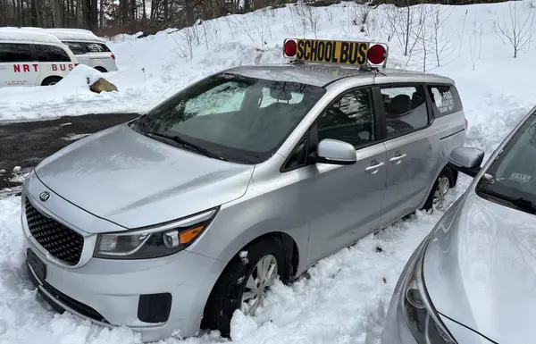 KNDMA5C1XH6272533 2017 KIA SEDONA - Image 2