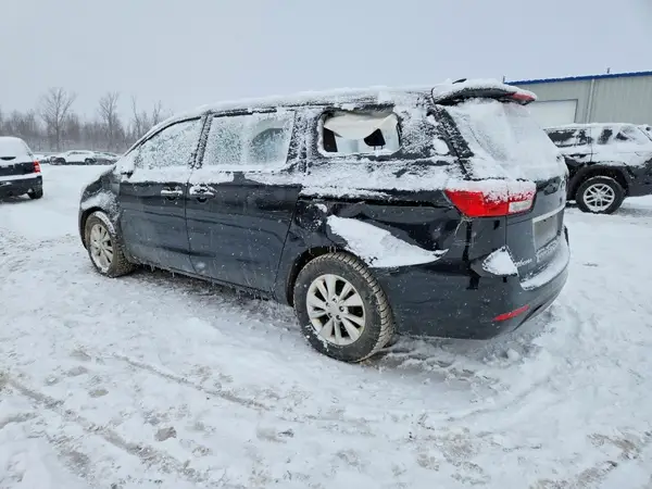 KNDMA5C1XH6272564 2017 KIA SEDONA - Image 2
