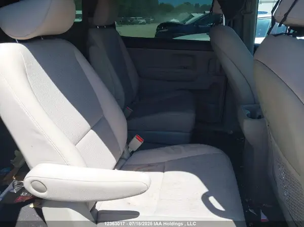 KNDMA5C1XH6326378 2017 KIA SEDONA - Image 8