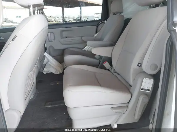 KNDMA5C1XJ6398655 2018 KIA SEDONA - Image 8