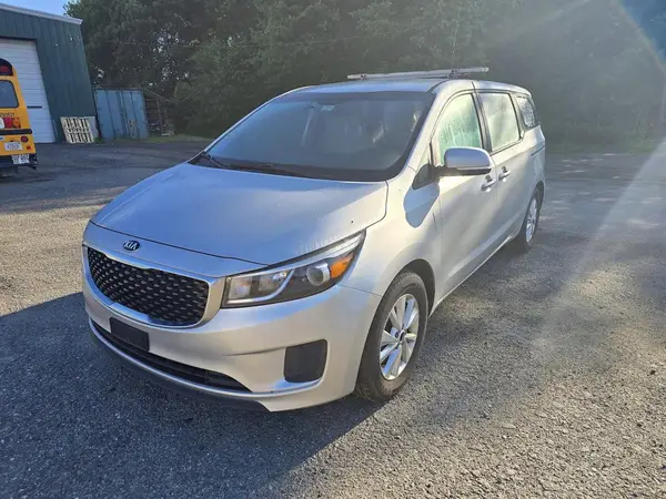 KNDMA5C1XJ6406169 2018 KIA SEDONA - Image 2