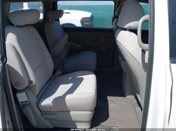 KNDMA5C1XJ6409816 2018 KIA SEDONA - Image 8