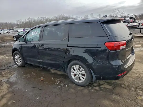 KNDMB5C10F6074666 2018 KIA SEDONA - Image 2