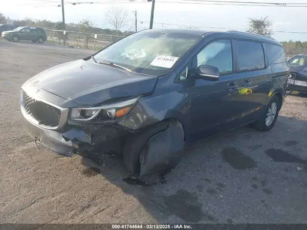 KNDMB5C10G6084583 2016 KIA SEDONA - Image 2