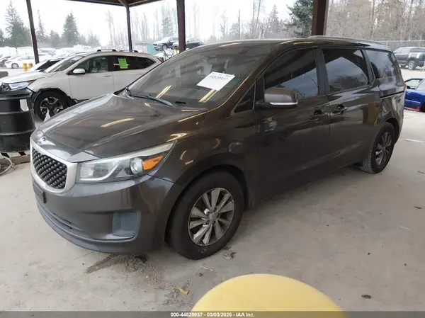KNDMB5C10G6086785 2016 KIA SEDONA - Image 2