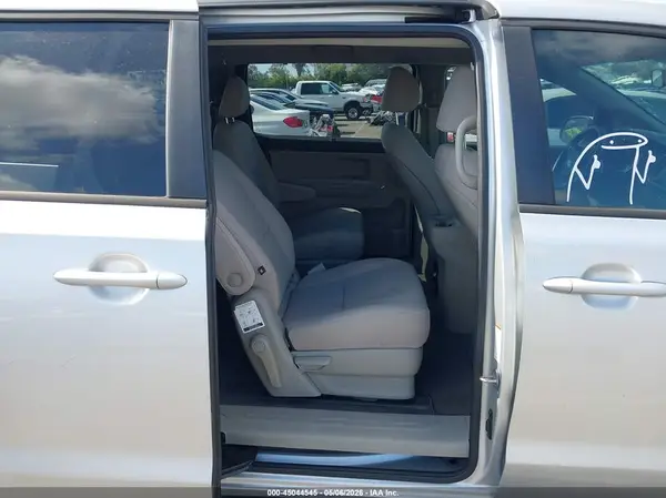 KNDMB5C10G6088469 2016 KIA SEDONA - Image 8