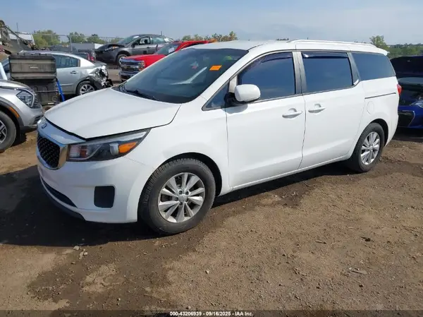 KNDMB5C10G6090139 2016 KIA SEDONA - Image 2