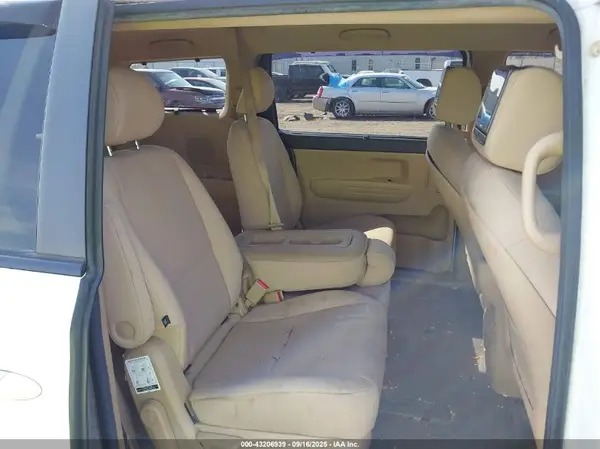 KNDMB5C10G6090139 2016 KIA SEDONA - Image 8