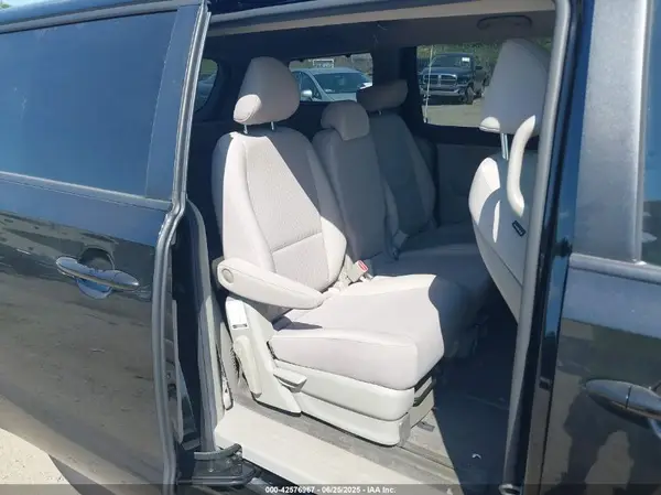 KNDMB5C10G6091565 2016 KIA SEDONA - Image 8