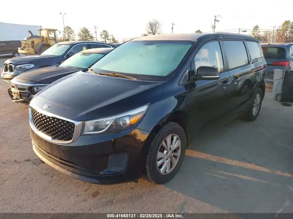 KNDMB5C10G6093493 2016 KIA SEDONA - Image 2