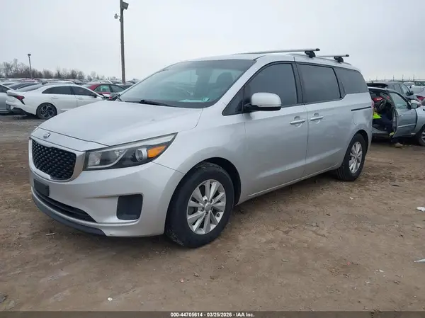 KNDMB5C10G6110762 2016 KIA SEDONA - Image 2