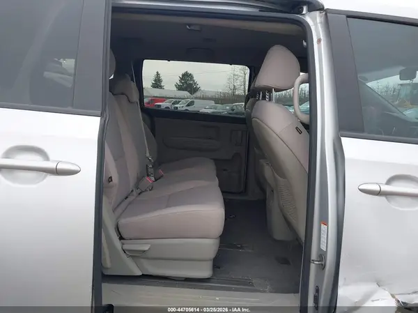 KNDMB5C10G6110762 2016 KIA SEDONA - Image 8