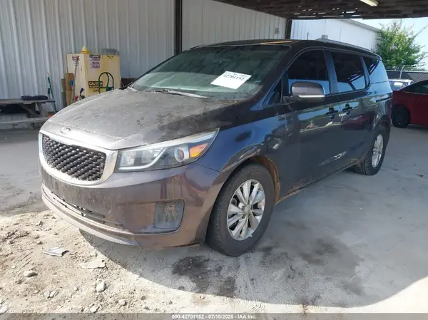 KNDMB5C10G6116190 2016 KIA SEDONA - Image 2
