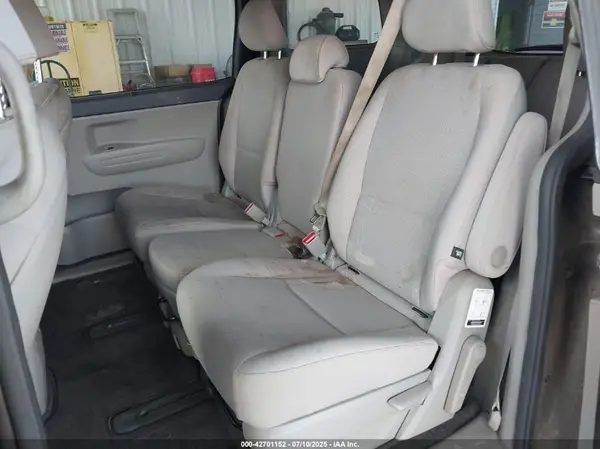 KNDMB5C10G6116190 2016 KIA SEDONA - Image 8