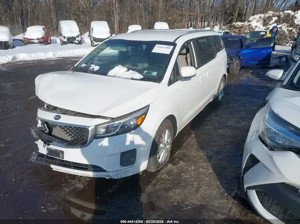 KNDMB5C10G6121549 2016 KIA SEDONA - Image 2