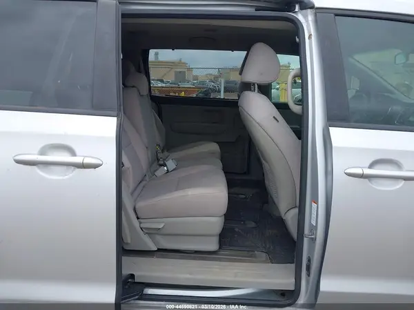 KNDMB5C10G6131868 2016 KIA SEDONA - Image 8