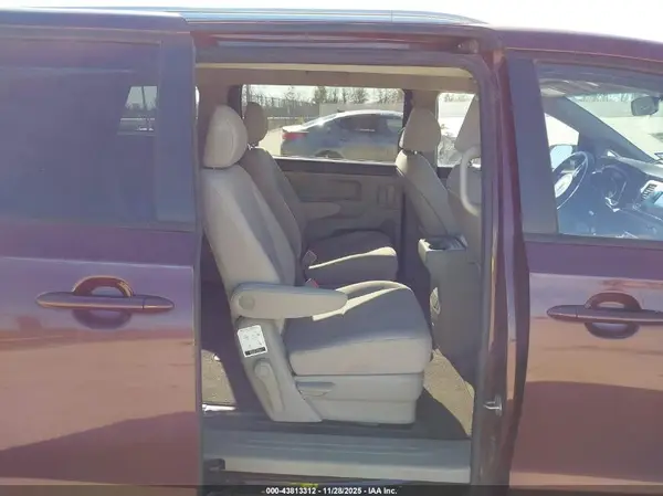KNDMB5C10G6142272 2016 KIA SEDONA - Image 8