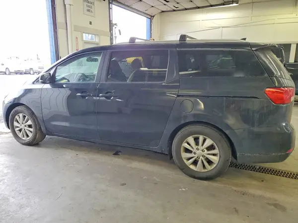KNDMB5C10G6142661 2016 KIA SEDONA - Image 2