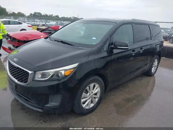 KNDMB5C10G6150579 2016 KIA SEDONA - Image 2