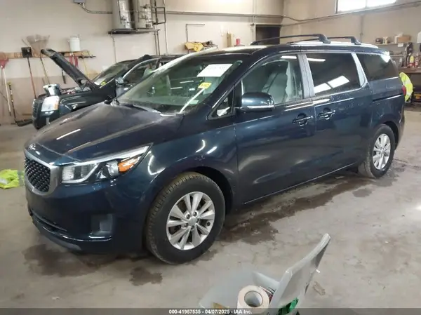 KNDMB5C10G6161548 2016 KIA SEDONA - Image 2
