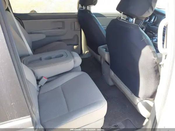 KNDMB5C10G6162926 2016 KIA SEDONA - Image 8