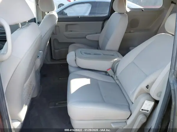 KNDMB5C10G6178107 2016 KIA SEDONA - Image 8