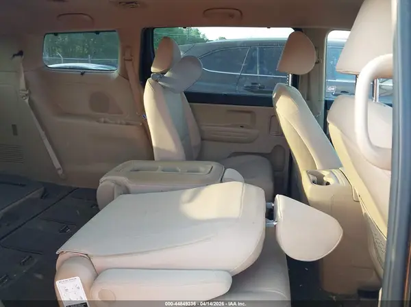 KNDMB5C10G6178432 2016 KIA SEDONA - Image 8