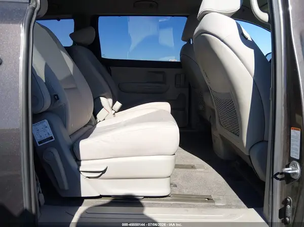KNDMB5C10G6178673 2016 KIA SEDONA - Image 8