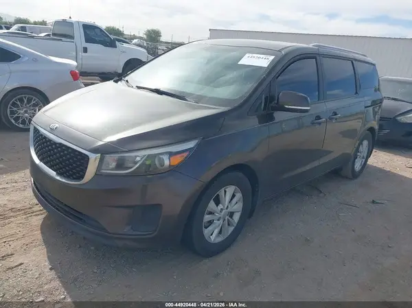 KNDMB5C10G6185798 2016 KIA SEDONA - Image 2
