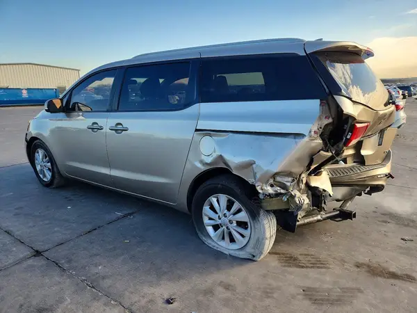 KNDMB5C10G6185803 2016 KIA SEDONA - Image 2