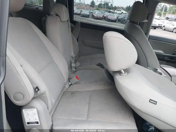 KNDMB5C10G6192783 2016 KIA SEDONA - Image 8