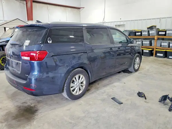 KNDMB5C10G6196770 2016 KIA SEDONA - Image 2